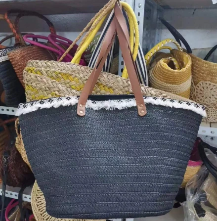 Pungă de plajă țesută cu hârtie neagră cu dantelă