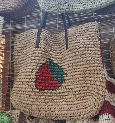 Geantă de plajă pentru femei Strawberry Big Paper