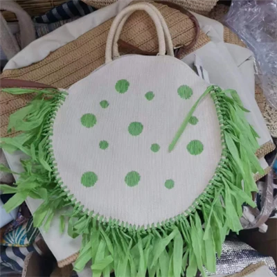 Geantă rotundă de broderie cu hârtie verde cu ciucuri
