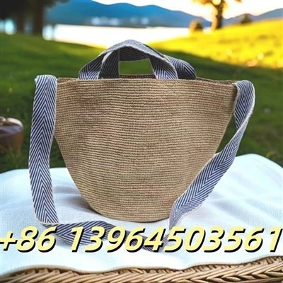 Geantă de femeie cu rafie cu curea de bumbac