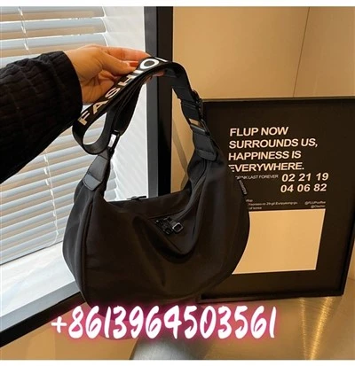 Bag de umăr din nailon pentru femei