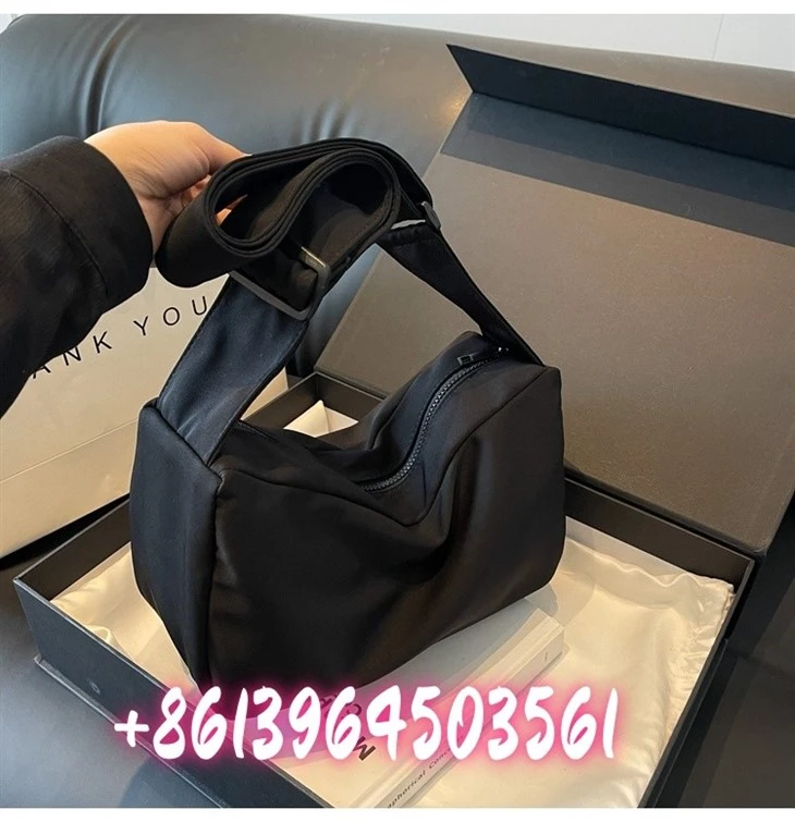 Femeie din Nylon Bag de CrossBoday
